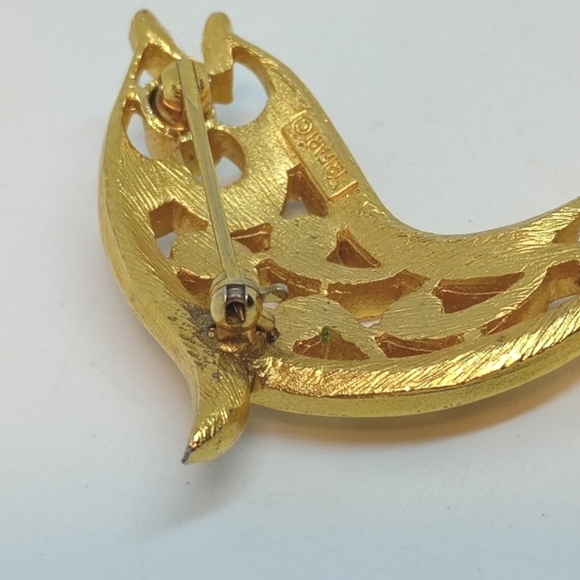 * vintage Crown Trifari L'Orient colorful fish gold tone pin brooch - Picture 4 of 5